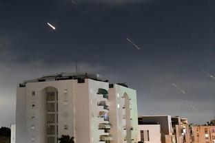 四大巨星加载中……姆巴佩+贝林厄姆+维尼修斯+罗德里戈的庆祝画面